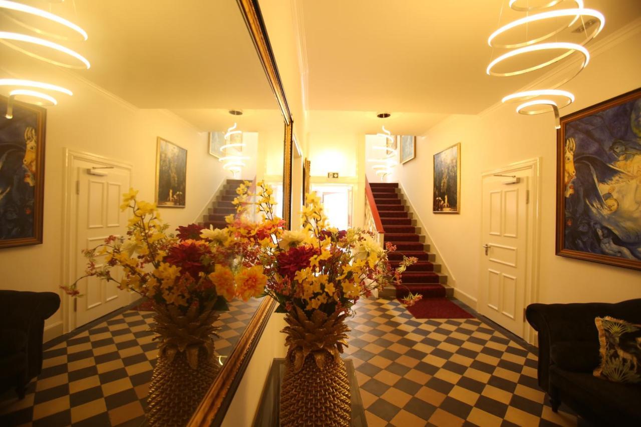 Weisses Ross Designhotel Кирхгаймболанден Экстерьер фото