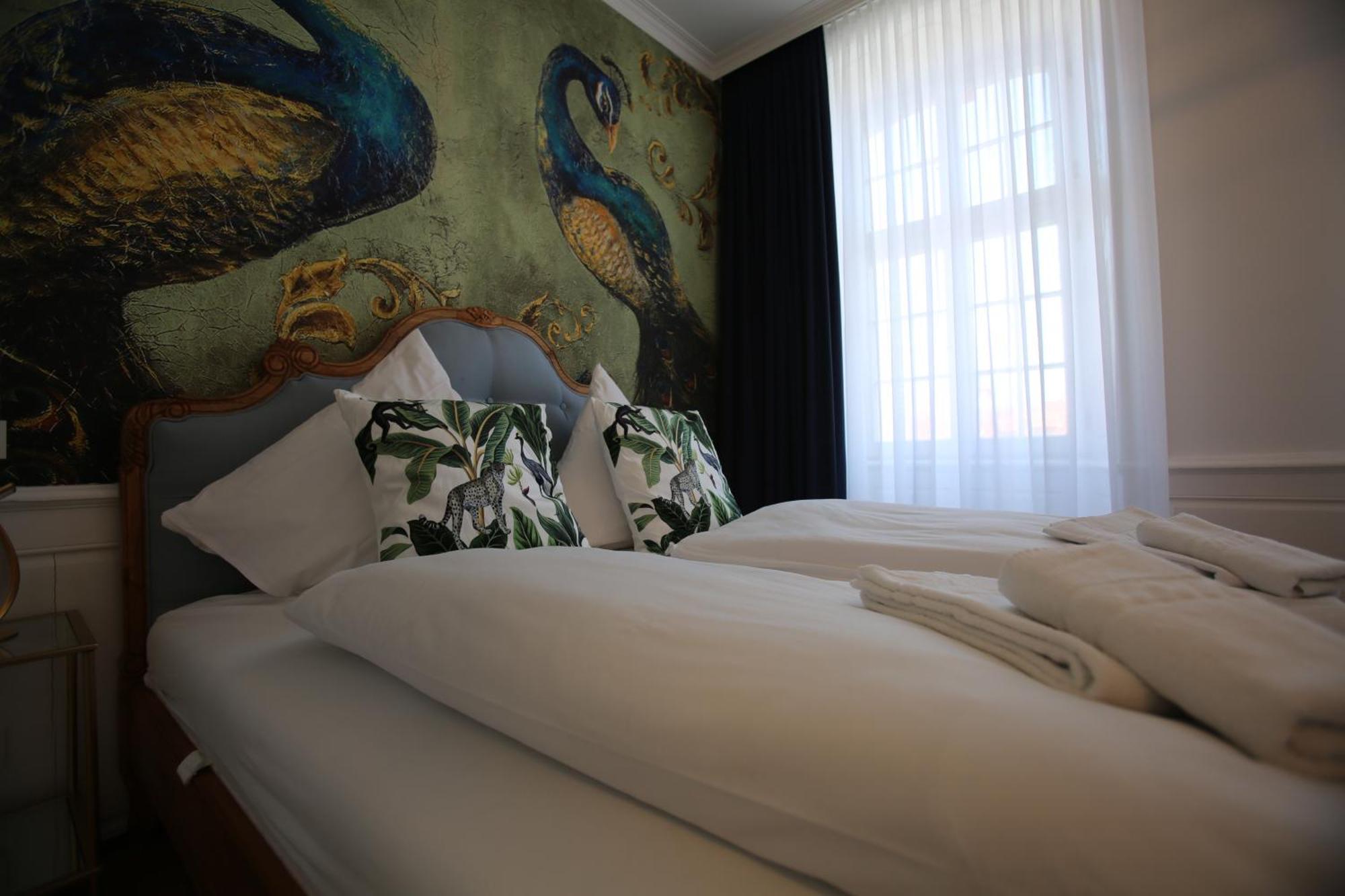 Weisses Ross Designhotel Кирхгаймболанден Экстерьер фото